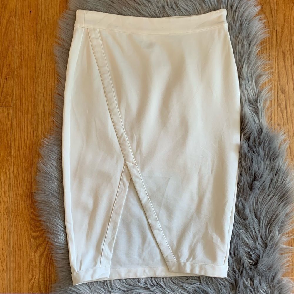 Women’s Cream Fitted Skirt by Cupcakes & Cashmere M
